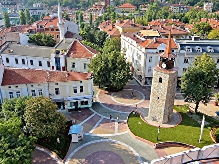 Старинная часовая башня