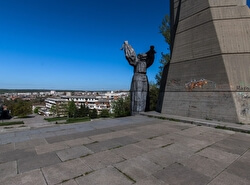 Памятник Мать Болгария