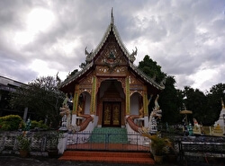 Храм Ват Луанг