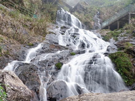 Туристическая достопримечательность Серебряный водопад