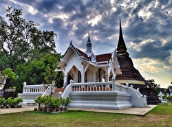 Храм Traphang Thong