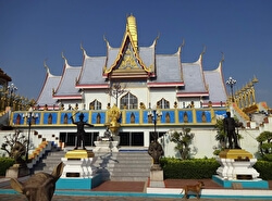 Храм Ват Саванг Фа Пруеттарам