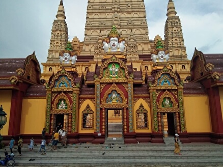 Храм Bang Thong
