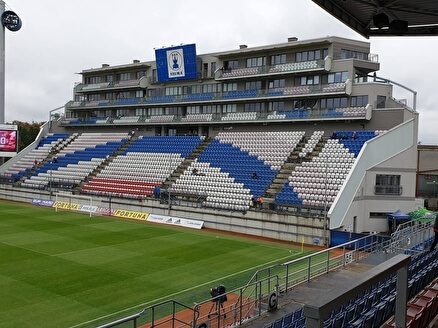 Стадион Andrův