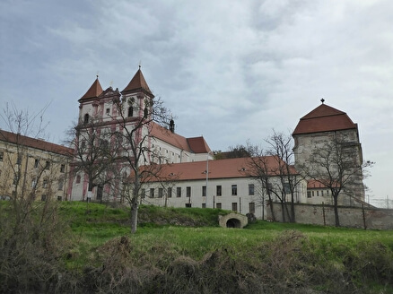 Лоуцкий монастырь