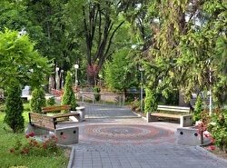 Парк Николай Гяуров