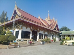 Храм Pho Chai