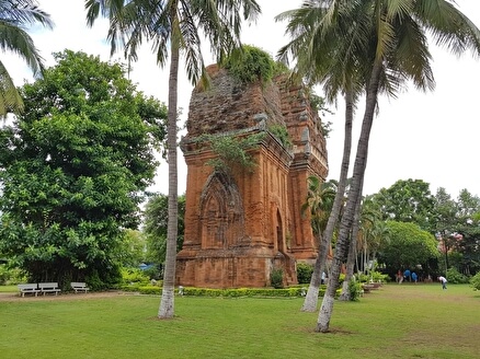 Храм Tháp Đôi