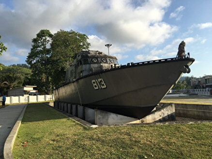 Мемориальный парк Police Boat T813